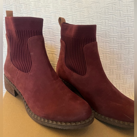 gentle souls Shoes - Gentle Souls by Kenneth Cole Burgundy Suede Chelsea Boots